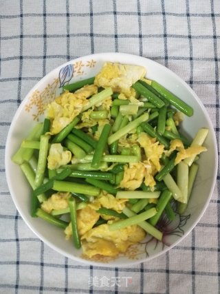 蒜苔炒鸡蛋的做法