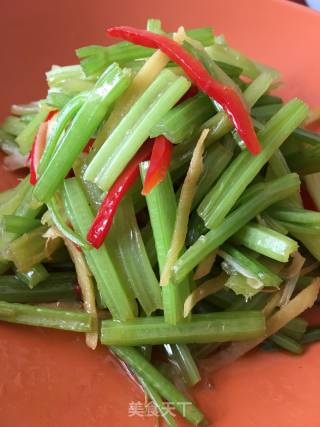 清炒芹菜的做法