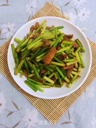 蒜苔炒肉的做法