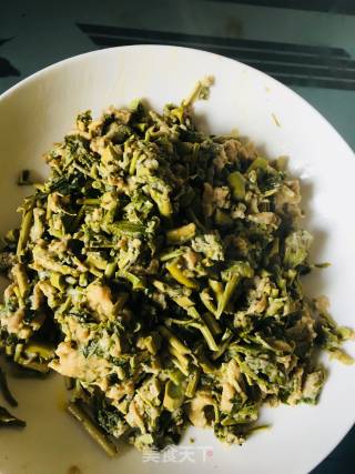 香椿炒鸡蛋的做法