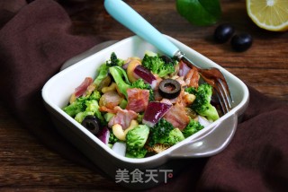 西兰花腰果沙拉的做法