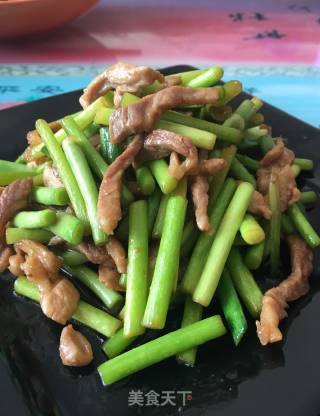 鲜肉炒蒜薹的做法