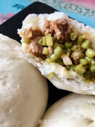 蒜薹肉包子的做法