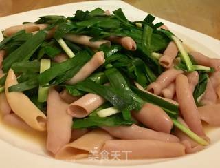 韭菜炒海肠的做法