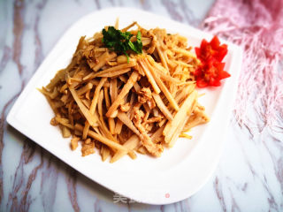 藕丝炒肉丝的做法