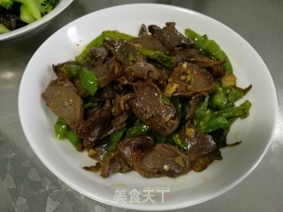 青椒炒鸭肫的做法