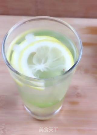 蜂蜜柠檬水的做法
