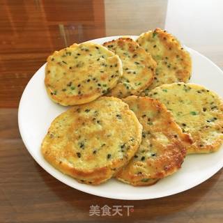 黑芝麻虾皮豆渣饼的做法