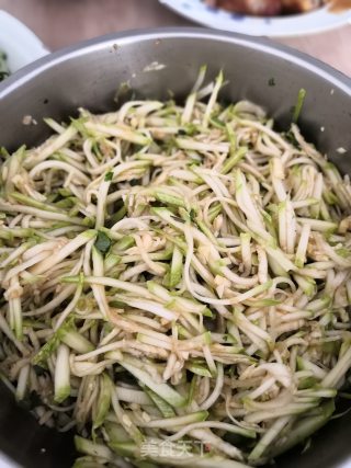 清爽凉菜～拌西葫芦丝