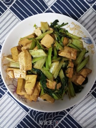 西芹炒豆干的做法