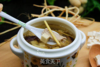 茯苓茅根瘦肉汤的做法