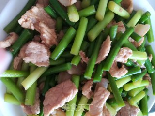蒜苔炒肉的做法