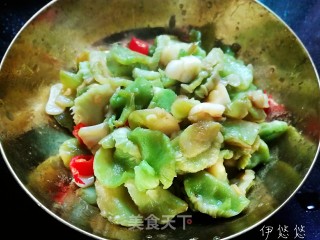 快手小炒菜一一炒莴笋干的做法