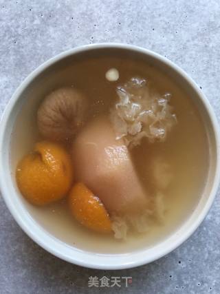枇杷无花果煲猪骨的做法