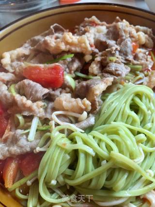 肥牛菠菜面的做法
