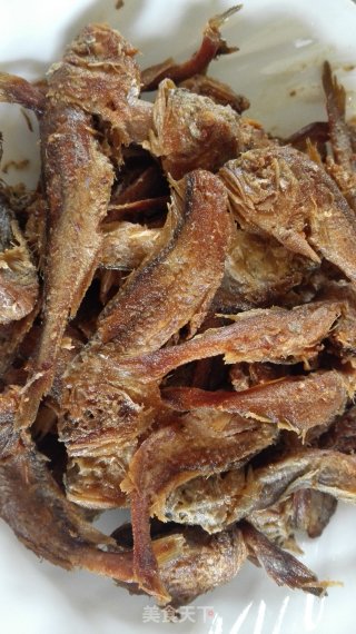 干煎大头咸鱼的做法