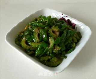 苦瓜炒辣椒的做法