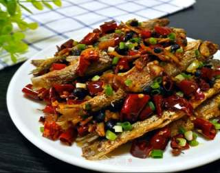 干煸麻辣小鱼的做法