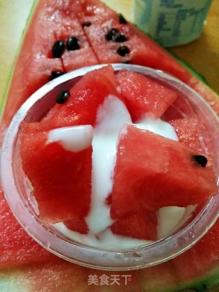 夏日饮品_西瓜酸奶杯