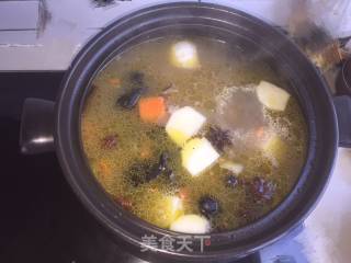山药、黄萝卜、恰玛古乱炖牛尾汤！的做法