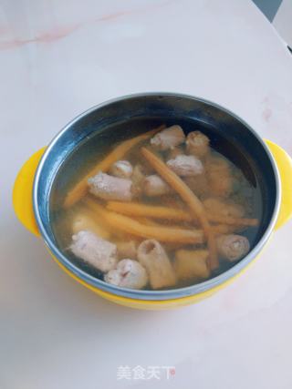 黄花菜小肠汤的做法