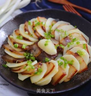 腊肉蒸土豆的做法
