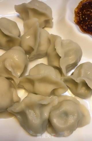 荠菜鲜肉水饺的做法