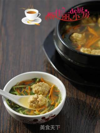 豆苗虫草花汆丸汤的做法