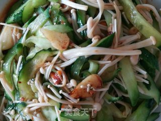 黄瓜炒金针菇的做法