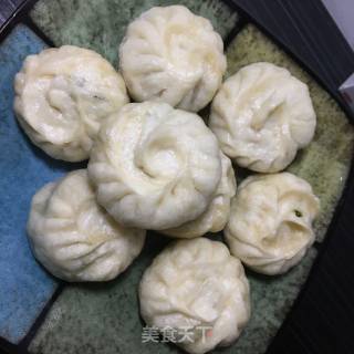 酸豆角肉丁中号小笼包的做法