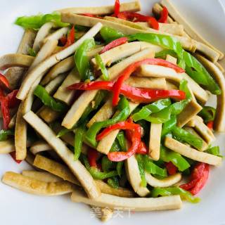 青红椒炒豆腐干的做法