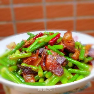 蒜薹炒腊肉的做法
