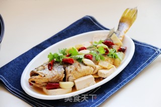黄鱼炖豆腐的做法