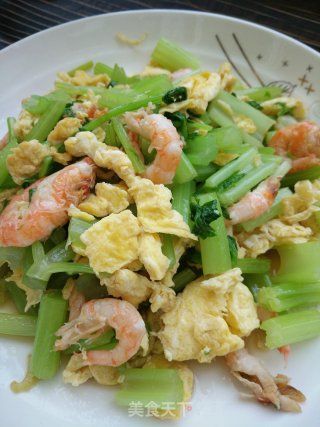 芹菜虾仁炒鸡蛋的做法