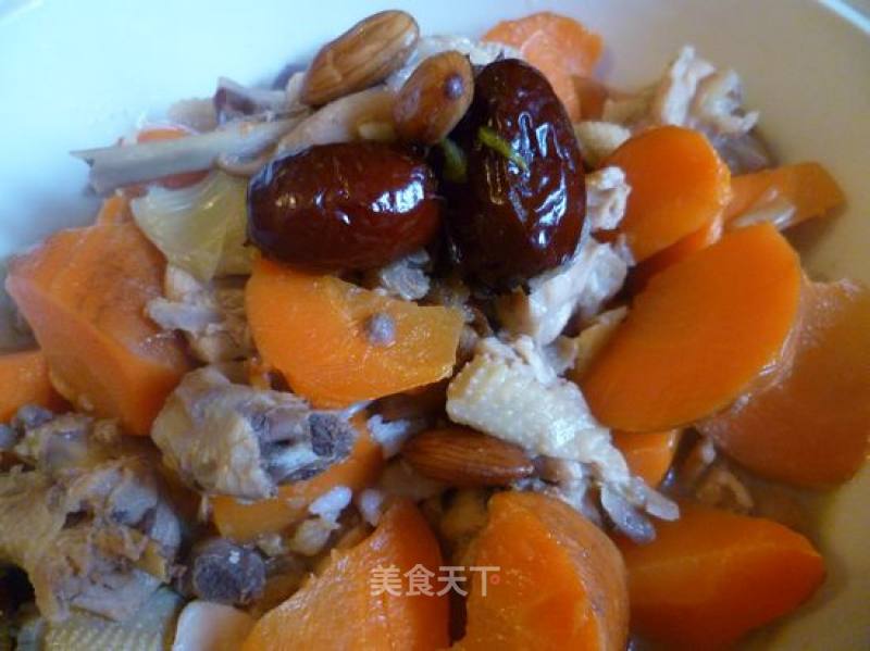红枣杏仁炖鸡块的做法