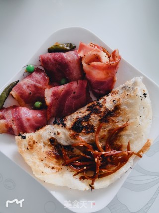 手撕饼加培根肉卷的做法