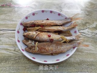 香辣小河鱼的做法