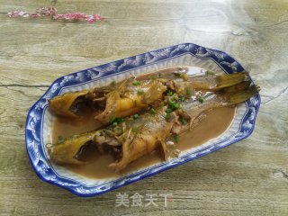 炖黄骨鱼的做法