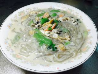 海鲜丝瓜焖粉条的做法