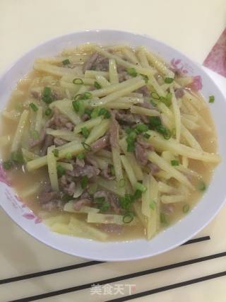 土豆丝炒肉的做法