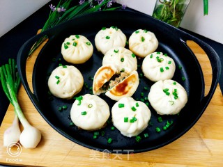 生煎芹菜猪肉包的做法