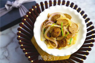 洋葱牛肉丸小炒的做法