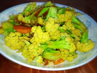 素炒菜花的做法