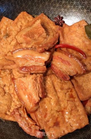 五花肉炖豆腐的做法