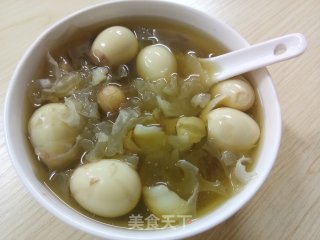 莲子百合雪耳糖水的做法