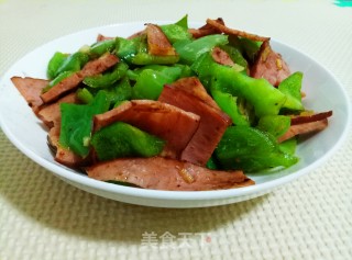 青椒炒火腿的做法