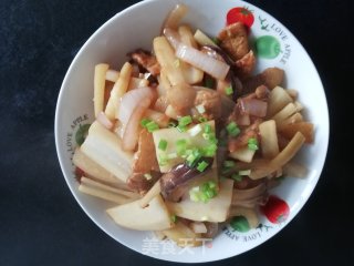 香菇肉片葱炒藕的做法