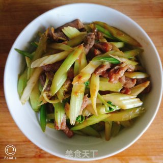 芹菜炒牛肉的做法