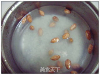 蜂蜜牛奶花生粥的做法步骤：4