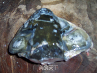 滋味浓厚的鱼头海带汤的做法步骤：1